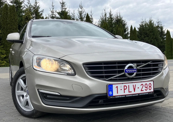 Volvo V60 cena 42900 przebieg: 245324, rok produkcji 2014 z Polanów małe 781
